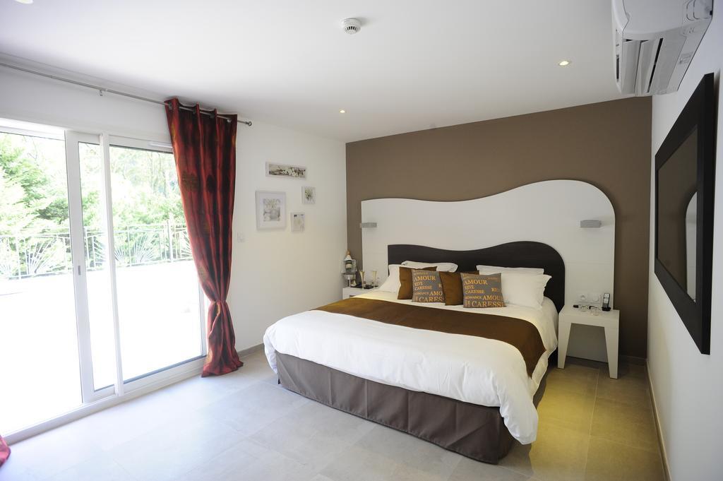 The Originals City, Hotel Les Bastides Du Gapeau Sollies-Toucas Room photo